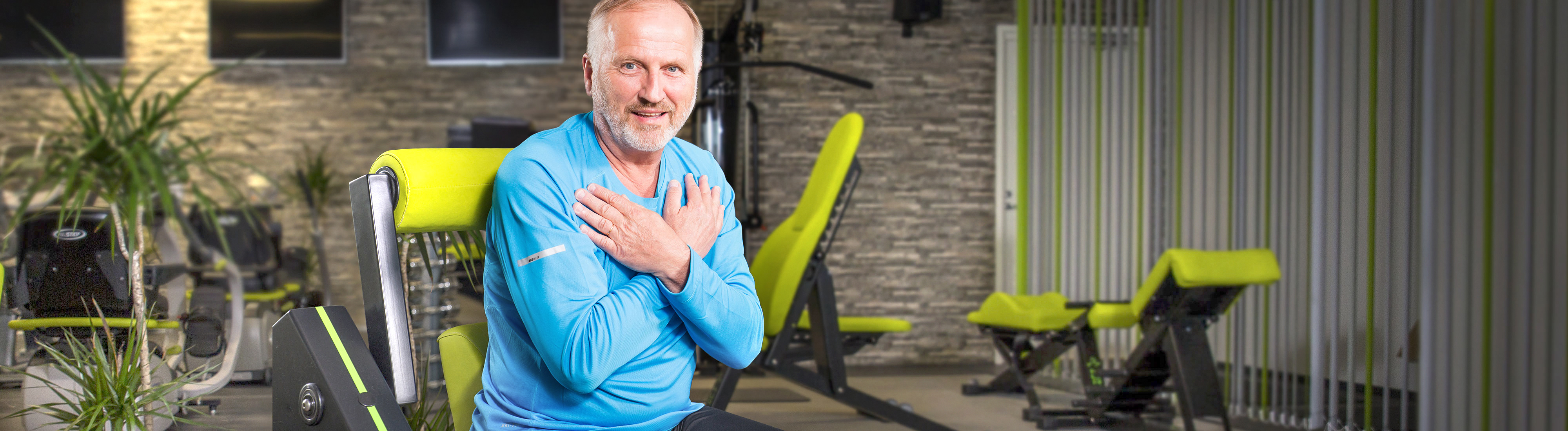 Beim Training, Senior, Zirkeltraining HUR, Fitnessgeräte Trainingsgeräte Krafttrainingsgeräte HUR
