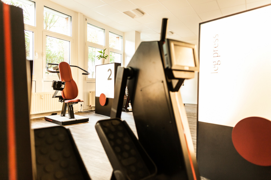 ref_reacme_ausstattung-Au HUR Referenzkunde Physio