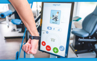 HUR XL-Touchdisplay SmartTouch Hi5 – 15,6 Zoll großes Touchdisplay an Trainingsgerät